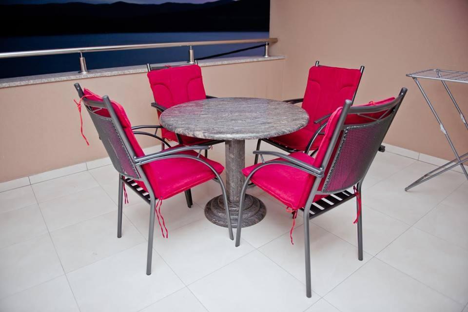 Apartments Domane Nenad Неум Екстер'єр фото